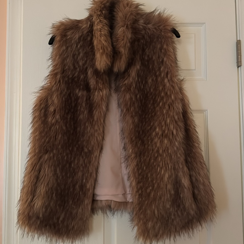 White Housese Black Market Pink Brown Furry Vest Size M. Pockets.